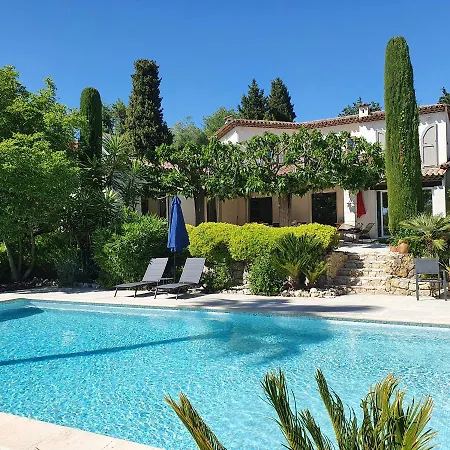 Couette-café Le Domaine Des Mûriers - Charme, Chic, Calme En Provence Côte D'azur *