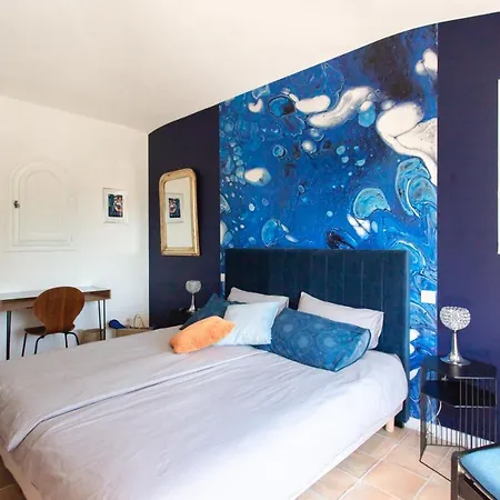Le Domaine Des Muriers - Charme, Chic, Calme En Provence Cote D'azur Frühstückspension