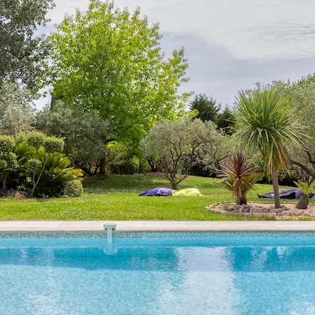 Le Domaine Des Mûriers - Charme, Chic, Calme En Provence Côte D'azur *