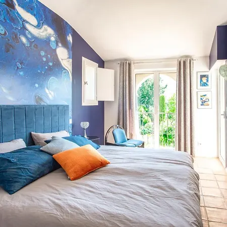 Le Domaine Des Muriers - Charme, Chic, Calme En Provence Cote D'azur Frühstückspension *
