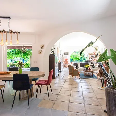 Le Domaine Des Muriers - Charme, Chic, Calme En Provence Cote D'azur Frühstückspension